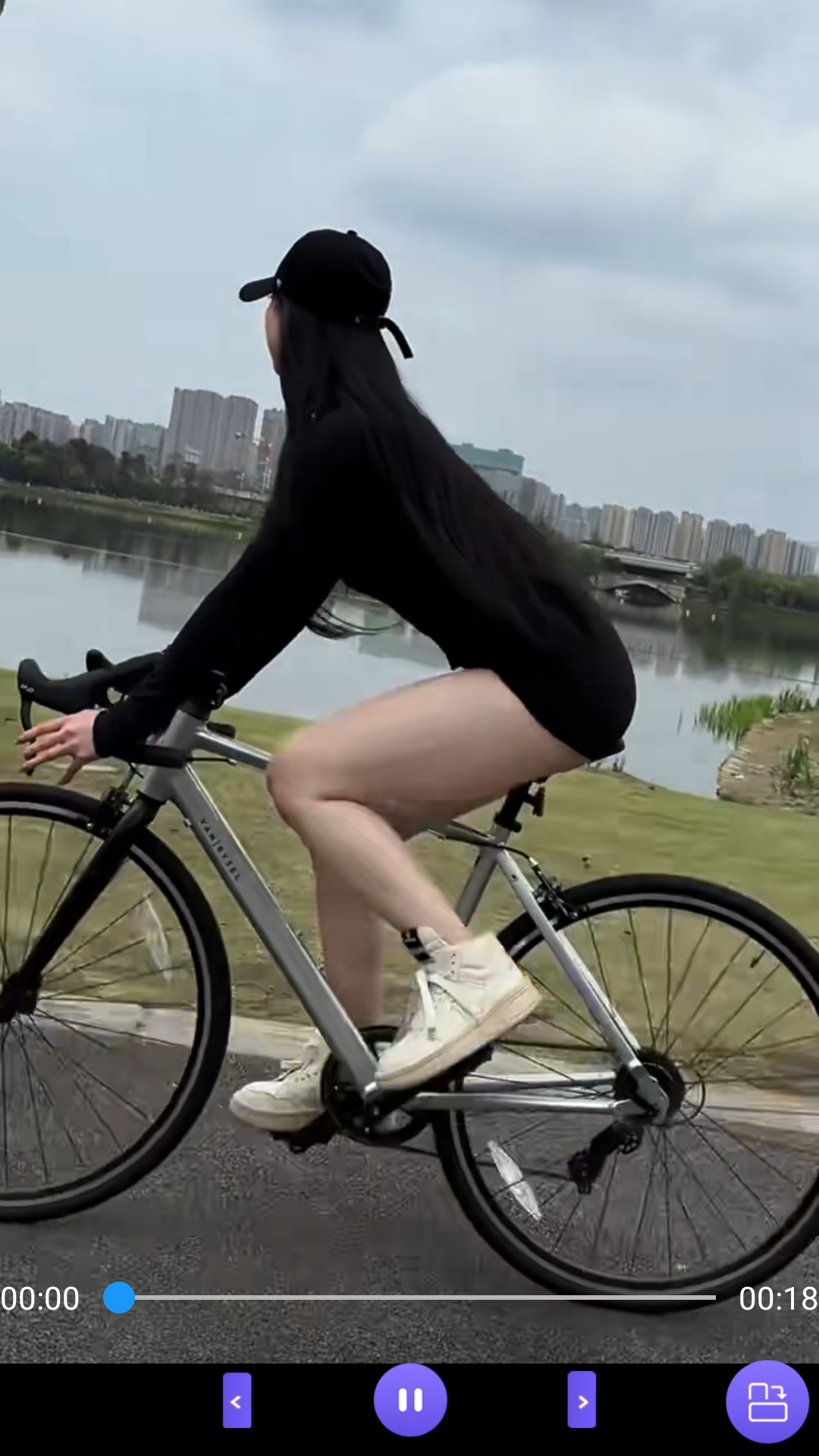 本该什么的年纪却什么截图